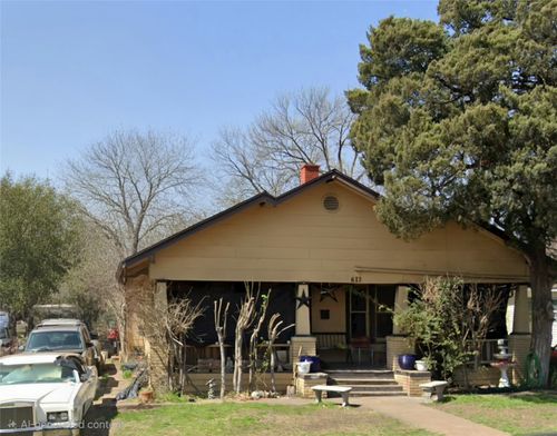 617 N Edgefield Ave, Dallas, TX, 75208-3647 | Card Image