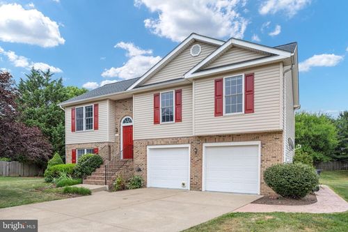 112 Welsh Ct, STEPHENS CITY, VA, 22655-4802 | Card Image