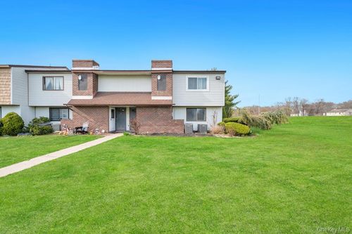 109-109 Pointe Cir S, Coram, NY, 11727-1534 | Card Image