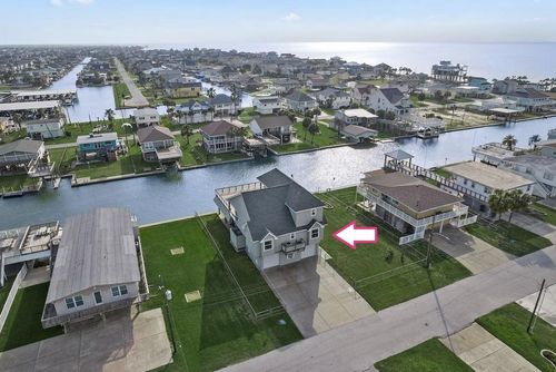 3814 Brewster Key Dr, Galveston, TX, 77554 | Card Image