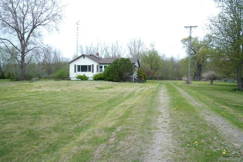 6294 Millington Rd, Millington, MI, 48746-8706 | Card Image