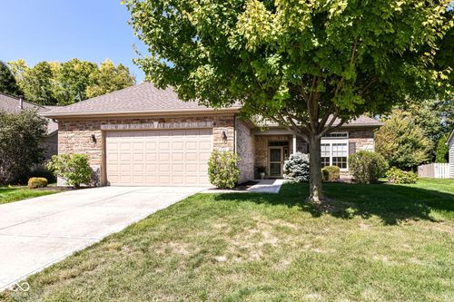 7122 Willowleaf Ct, Noblesville, IN, 46062-8421 | Card Image