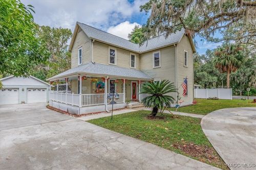 325 Ne Crystal St, Crystal River, FL, 34428-3600 | Card Image