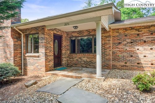 2076 Jay Clark Rd, Morganton, NC, 28655-9384 | Card Image