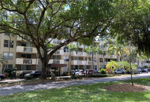 apt-119-1800 Sans Souci Blvd, North Miami, FL, 33181-3031 | Card Image