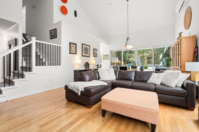 120 Strong Rd, House other with 7 bedrooms, 5 bathrooms and 15 parking in Anmore BC | Image 6
