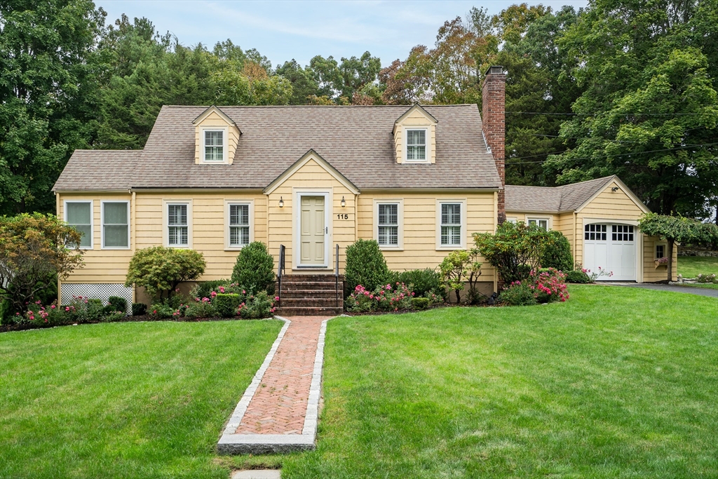 Westchester Dr, Westwood, MA 02090