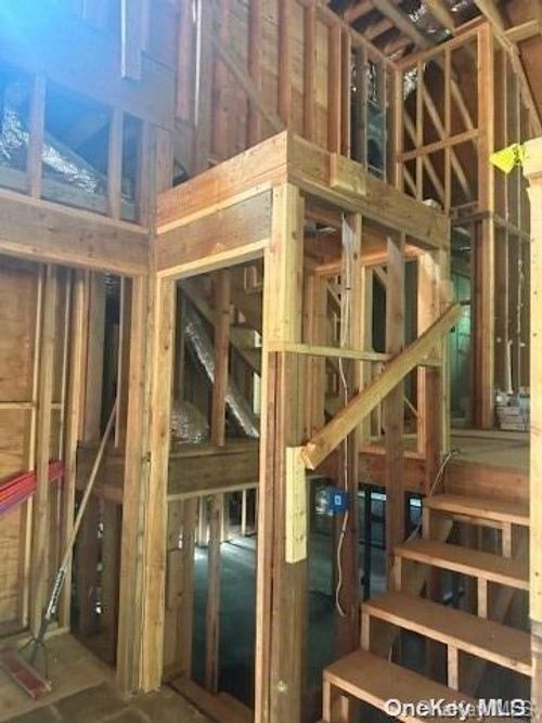 31 Valentine Rd, Shoreham, NY, 11786-1243 | Card Image