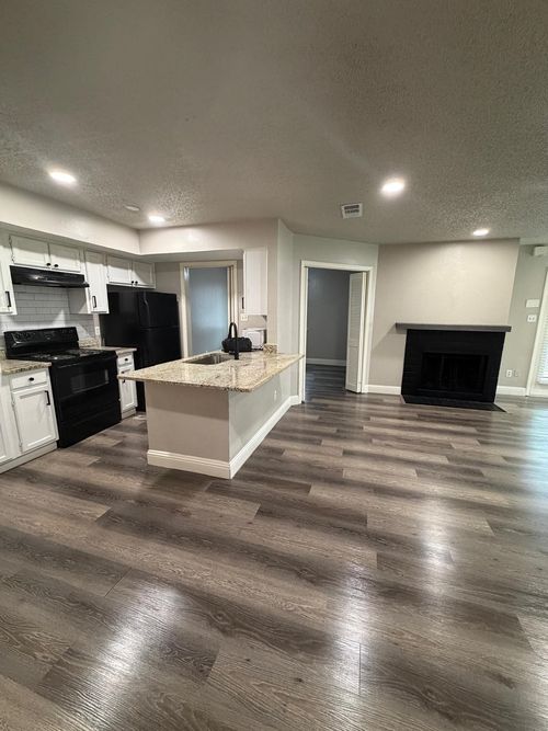 e107-2304 Balsam Dr, Arlington, TX, 76006-5919 | Card Image