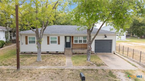 504 N Arnim, Moulton, TX, 77975-4572 | Card Image