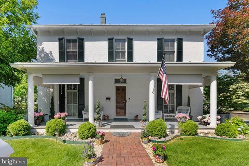 402 S Samuel St, CHARLES TOWN, WV, 25414-1340 | Card Image