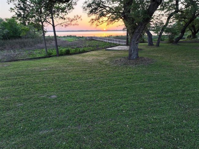 1013 Quail Ln, House other with 3 bedrooms, 2 bathrooms and 3 parking in Eagle Lake TX | Image 4