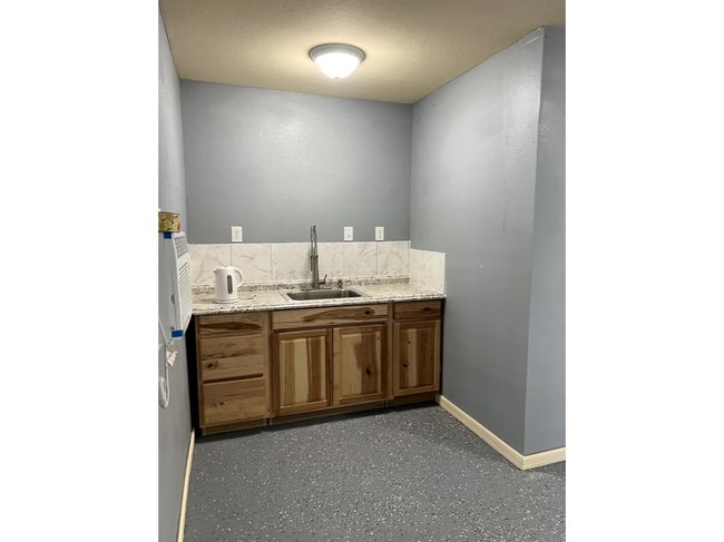 Bathroom with vanity | Image 10
