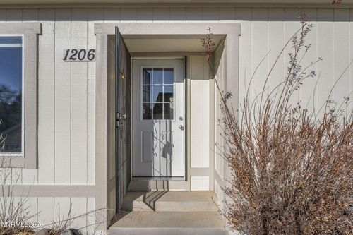 1206 Freddie Ct, Reno, NV, 89503-1922 | Card Image