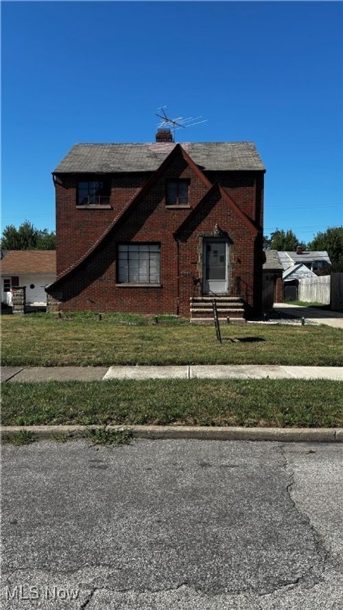 19651 Locherie Ave, Euclid, OH, 44119-1419 | Card Image