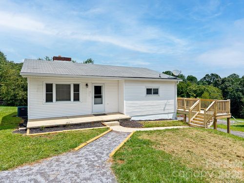12 Baker Rd, Asheville, NC, 28806-9609 | Card Image