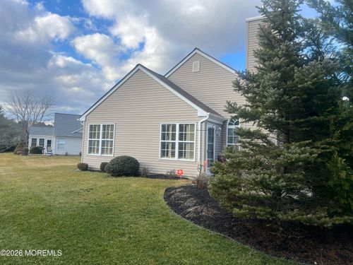 8 Skyline Dr, Lakewood, NJ, 08701-5747 | Card Image