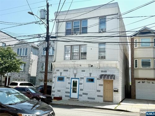 313 Cross St, Harrison, NJ, 07029-1207 | Card Image