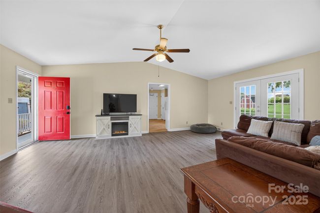 Living Room | Image 6