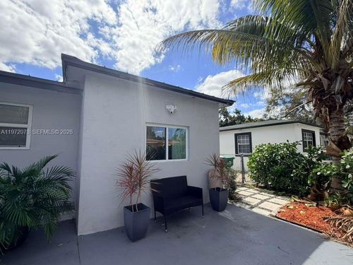 b-1430 Ne 149th St, Miami, FL, 33161 | Card Image