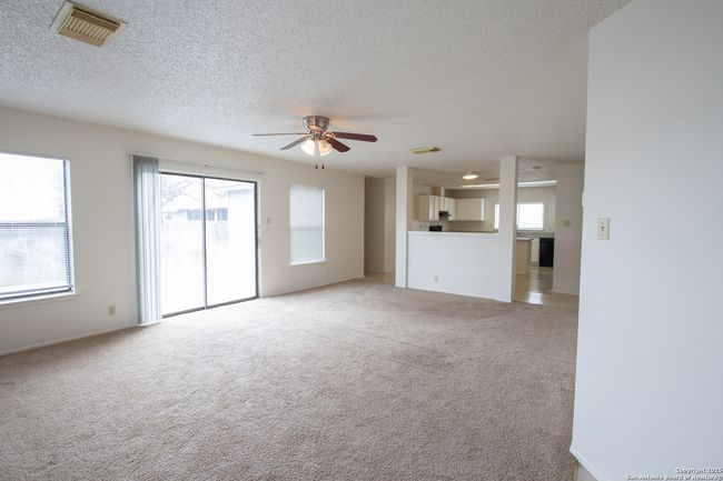 8322 Pine Meadow Dr, House other with 3 bedrooms, 2 bathrooms and null parking in Converse TX | Image 7