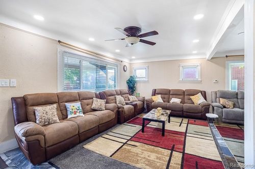 4663 Mead St, Dearborn, MI, 48126-3011 | Card Image