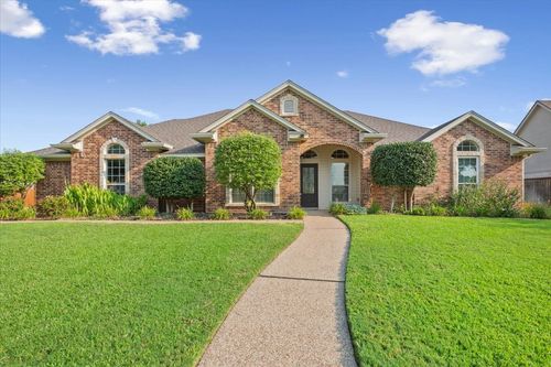 203 Silver Spur Trl, McGregor, TX, 76657-4072 | Card Image