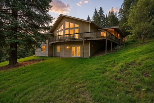 30324 N Elk Chattaroy Rd, Chattaroy, WA, 99003-8769 | Card Image