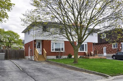 114 Bakersfield Drive, Cambridge, ON, N1R6X6 | Card Image
