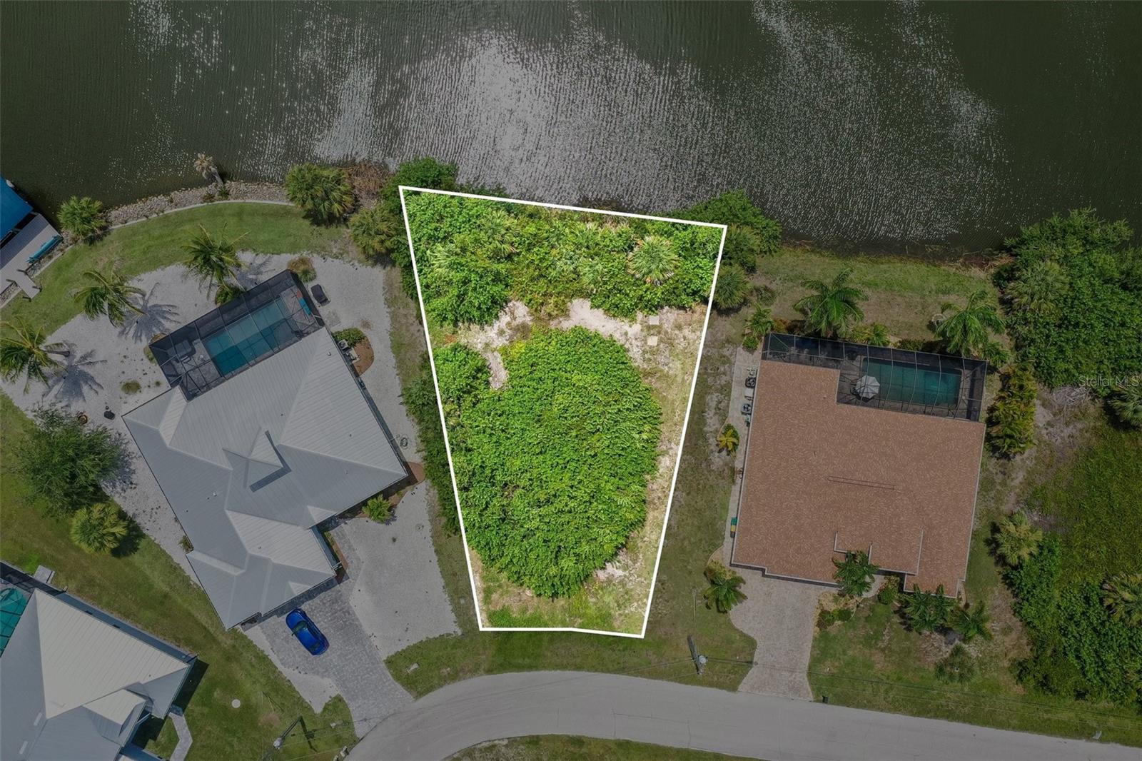 Land in PORT CHARLOTTE 2