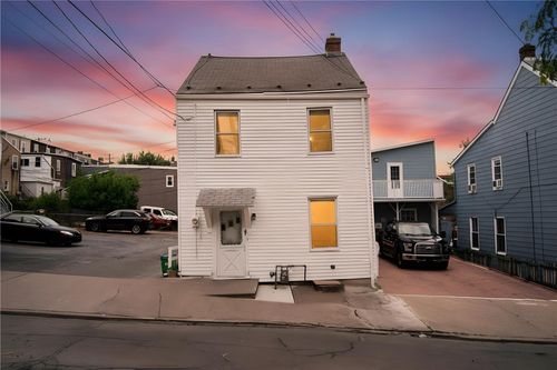 27 W Allen St, Allentown, PA, 18102-5151 | Card Image