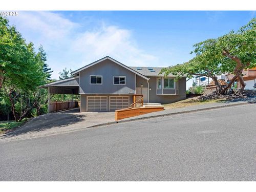 2460 Stephanie Ln, North Bend, OR, 97459-2654 | Card Image