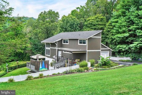 1123 Tower Rd, YORK, PA, 17406-8732 | Card Image