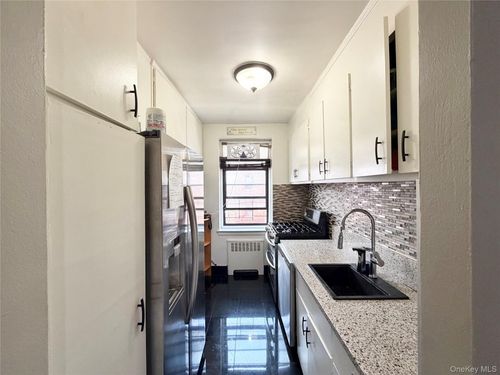 c605-32-42 89th St, East Elmhurst, NY, 11369-2153 | Card Image
