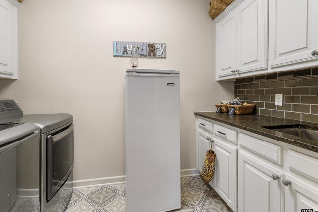 18551 Lazy Ln, House other with 5 bedrooms, 4 bathrooms and null parking in Flint TX | Image 31