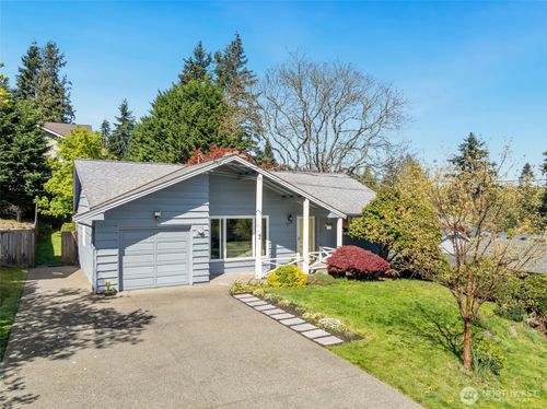 2532 Ne 108th Place, Seattle, WA, 98125 | Card Image