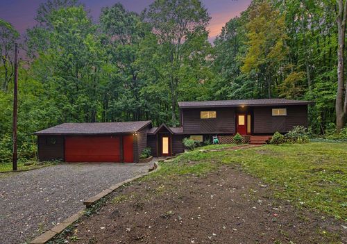 19430 Cedar Run Rd, Traverse City, MI, 49684-9663 | Card Image