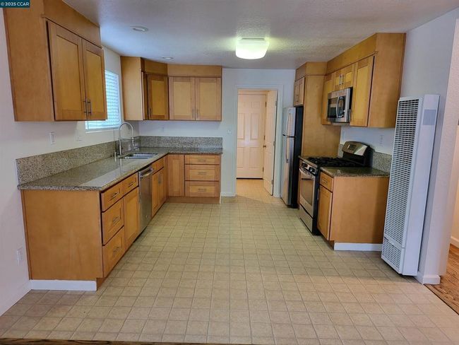 2422 Dover Ave, House other with 2 bedrooms, 1 bathrooms and null parking in San Pablo CA | Image 4