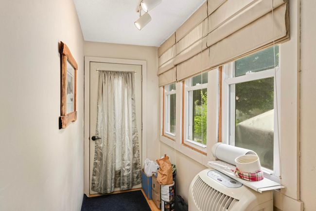 Nice space in the foyer and tons of windows | Image 5