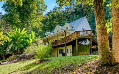 661 Navaho Way, Home with 3 bedrooms, 3 bathrooms and 2 parking in Ellijay GA | Image 2