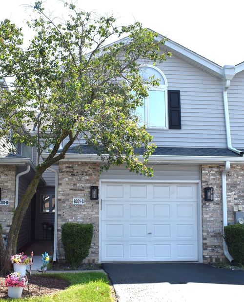 unit-c-8301 Highpoint Cir, Darien, IL, 60561-6617 | Card Image