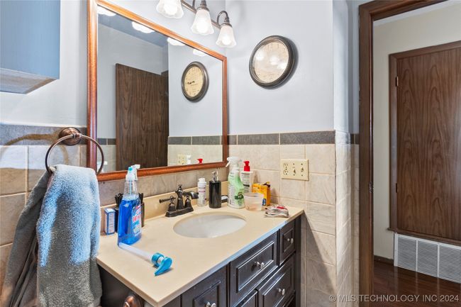 1421 S Hayes Ave, House other with 3 bedrooms, 2 bathrooms and null parking in Wagoner OK | Image 18