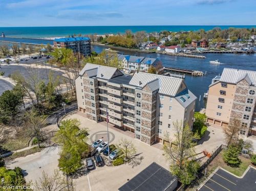 2-230 Water St, Saint Joseph, MI, 49085-1174 | Card Image