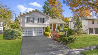 64 Shelbourne Lane, House other with 3 bedrooms, 2 bathrooms and null parking in New Hyde Park NY | Image 1