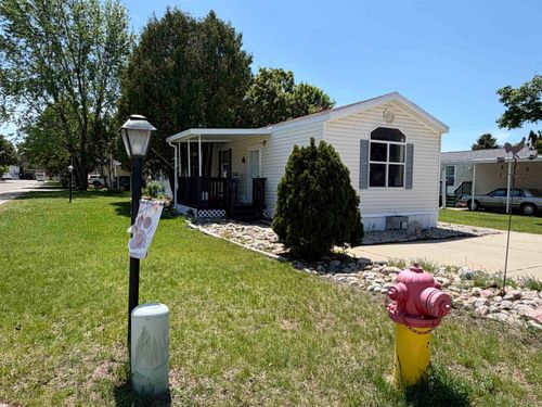 403 Farm Ln, Cadillac, MI, 49601-2672 | Card Image