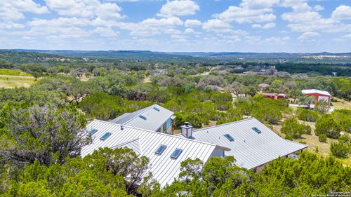 180 Majestic Oaks Dr, Boerne, TX, 78006-7956 | Card Image