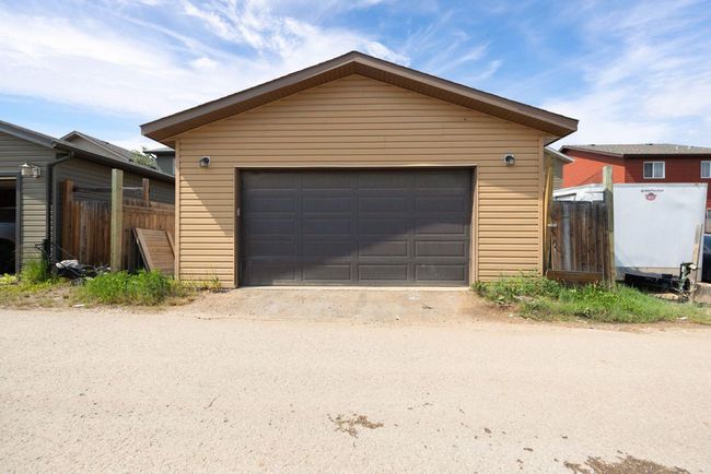 129 Honeysuckle Way, House other with 5 bedrooms, 4 bathrooms and 2 parking in Fort Mcmurray AB | Image 30