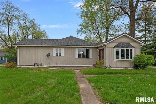 1021 E Washington St, Riverton, IL, 62561-9525 | Card Image