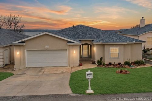 11684 Giorgio Dr, Skiatook, OK, 74070-6102 | Card Image