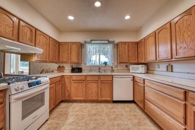 Kitchen | Image 23